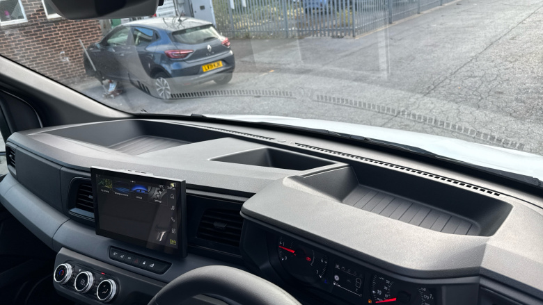 Renault Master Mwb Diesel Fwd MM35 Blue dCi 130 Advance Medium Roof Van